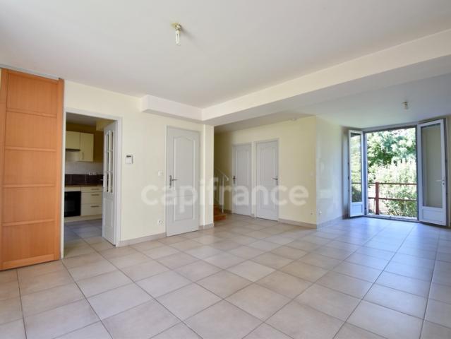 A vendre Bures sur Yvette, maison 4 chambres, 1 bureau, joli jardin