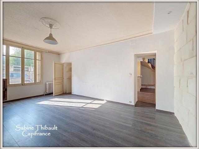 Dpt Indre et Loire 37, à vendre CHATEAU LA VALLIERE maison 5 pièces 135 m2 Grange
