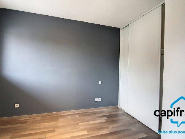 Dpt Isère 38, à louer AOSTE appartement T2 rénové en centre vi