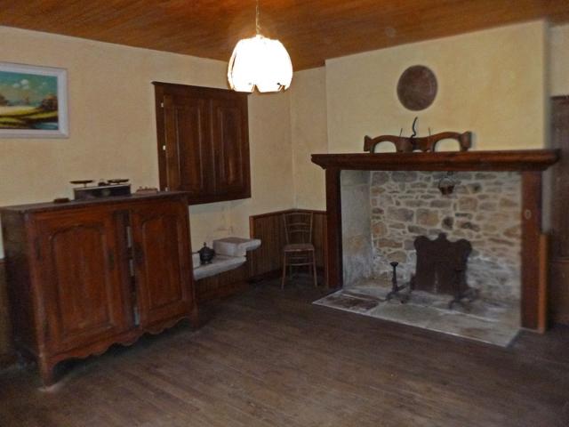 Dpt Lot 46, à vendre FRAYSSINET LE GELAT maison P6 de 124 m² avec dépendances 118 m² sur terrain de 820 m²