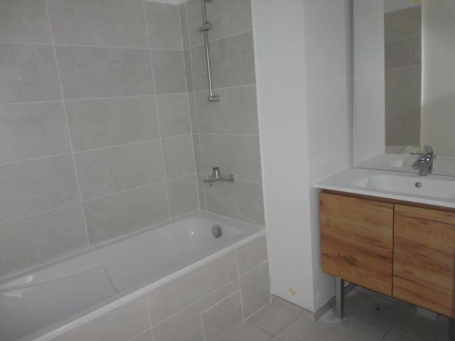 Dpt Pyrénées Orientales 66, à vendre POLLESTRES appartement T3 de 76.62 m² avec terrasse et stationnement en sous