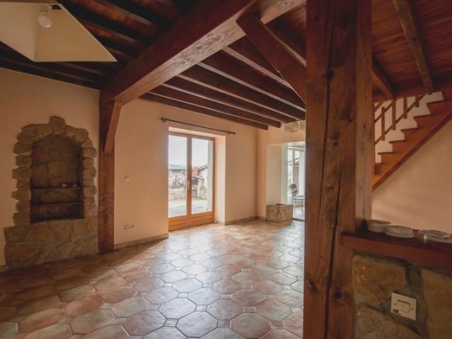 Dpt Rhône 69, à vendre AVEIZE, Ferme, 4 chambres et nombreuses dépendances