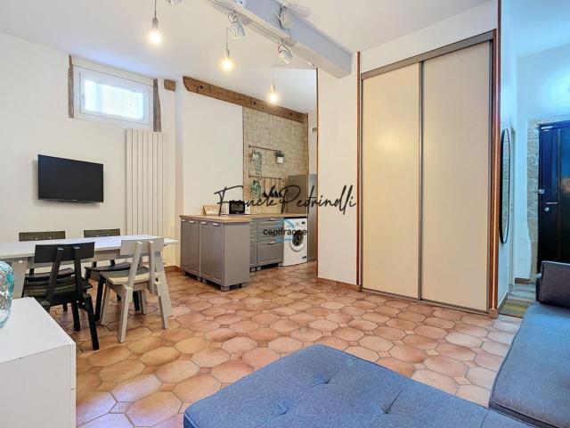 Dpt Rhône 69, Magnifique T2 VIEUX LYON 45m² Meublé Rue Lainerie
