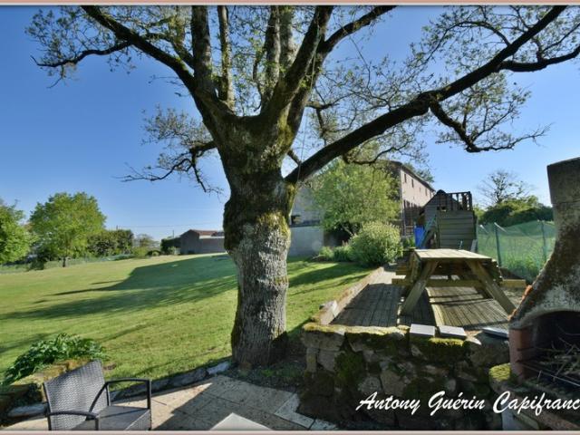 Longère familiale rénovée avec dépendances et grand terrain – Saint Aubin des Ormeaux 85130