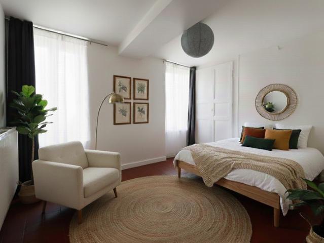 Dpt Yonne 89, à vendre SAINT VINNEMER Maison rénovée 3 chambres + dépendances 60 m² – Potentiel extension >150 m² – Cœur de village, cour sans vis à vis