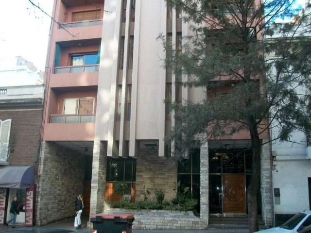 DPTO ALQUILER NUEVA CORDOBA 2 DORMITORIOS CHACABUCO 459 EXT. CON BALCON