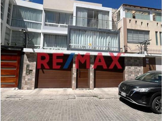 Dpto En Alquiler De 2 Habitaciones En Un Entorno Privado Y Muy Seguro Del Distrito De J.L.B. Y R. Urb. Casa Bella 2