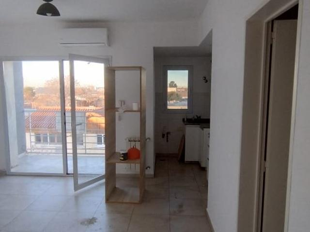 Dpto 1 dorm 35m2 con balcon Calle Chubut 565 3 piso frente