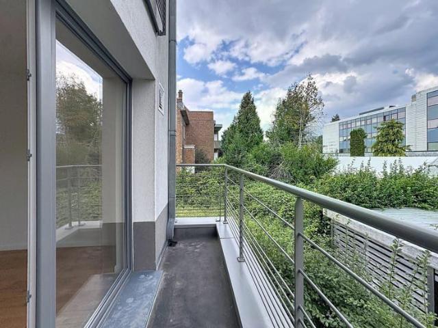 Drogenbos! Splendid unfurnished 2 bedroom apartment