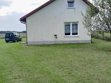 Dom z dużą działką i potencjałem w spokojnej okolicy