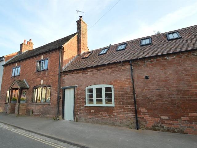 Droitwich Road, Feckenham, Redditch B96, 2 bed terraced house to rent, £1,100 pcm | PrimeLocation