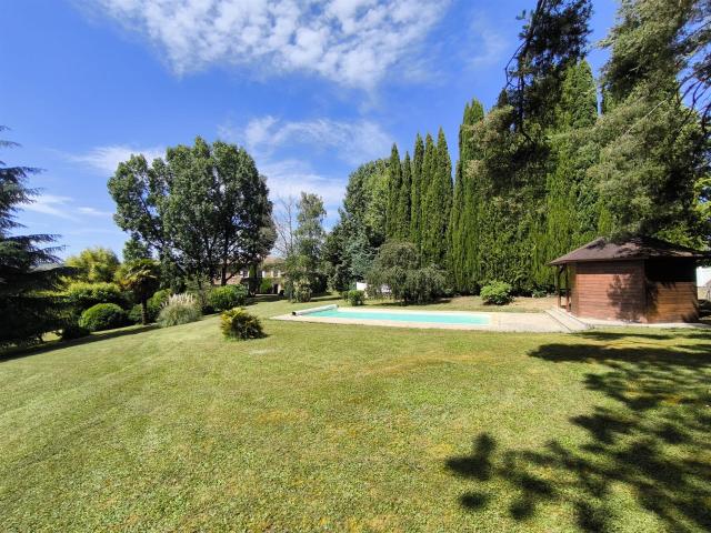 Drome Des Collines. Bien D'exception. Restaure En Totalite S. 220m² Parnans