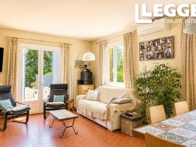 Drôme Provençale, Villa de plain pied avec piscine, garage, implantée sur une belle parcelle arborée