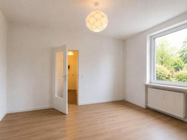 Drosselweg: Renovierte 2 Zimmer Wohnung inkl. neuer Einbauküche