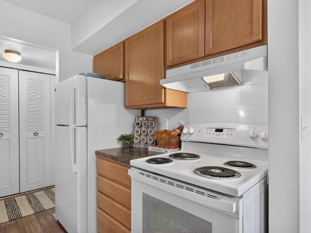 Drawbridge Apartments East 2 Bedroom Apartment for Rent at 36420 Union Lake Rd, Mount Clemens, MI 48045 Harrison Township