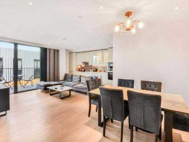 Dray House, 8 Bellwether Lane SW18, 2 bed flat to rent, £2,850 pcm | PrimeLocation