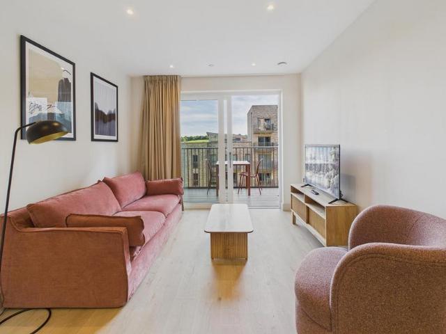 Draycote House, Caversham Road. 1 bed apartment to rent £2,080 pcm £480 pw
