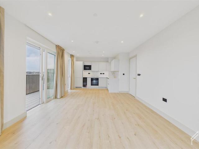 Draycote House, Caversham Road. 2 bed apartment to rent £2,590 pcm £598 pw