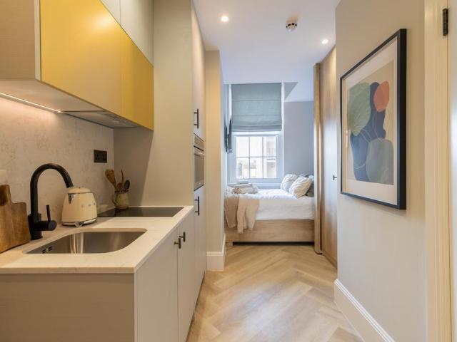 Draycott Avenue, London SW3 Studio to rent £2,185 pcm £504 pw