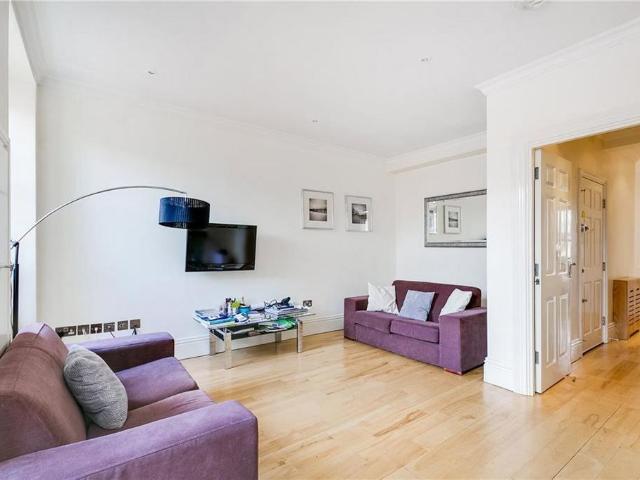 Draycott Place, London SW3 2 bed flat to rent £4,203 pcm £970 pw