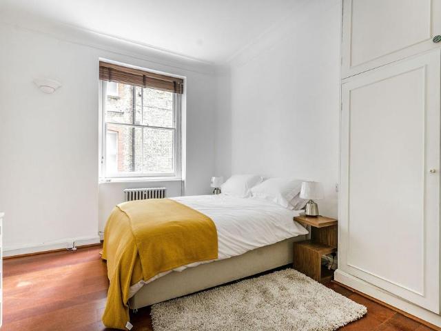 Drayton Court, South Kensington. 2 bed flat to rent £7,800 pcm £1,800 pw