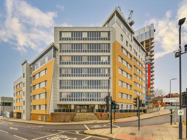 Drayton Green Road, Ealing W13, 2 bed flat to rent, £2,200 pcm | PrimeLocation