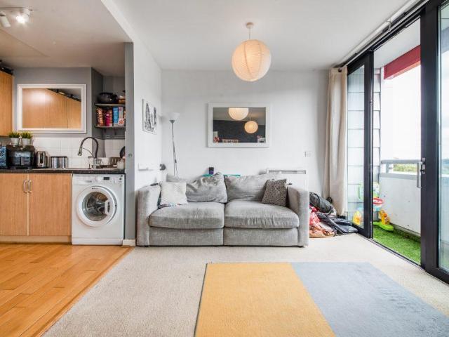 Drayton Park, London N5 1 bed flat to rent £2,000 pcm £462 pw