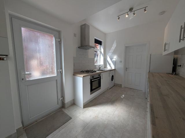 Drayton Road, Birmingham B14, 1 bed flat to rent, £895 pcm | PrimeLocation
