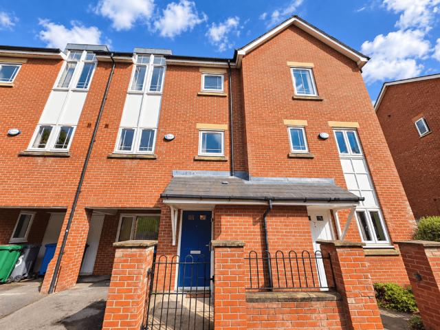 Drayton Street, Hulme, Manchester. 4 bed townhouse to rent £2,295 pcm £530 pw