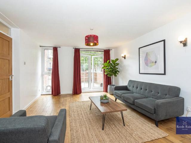 Draco Street, London SE17 2 bed house to rent £2,750 pcm £635 pw