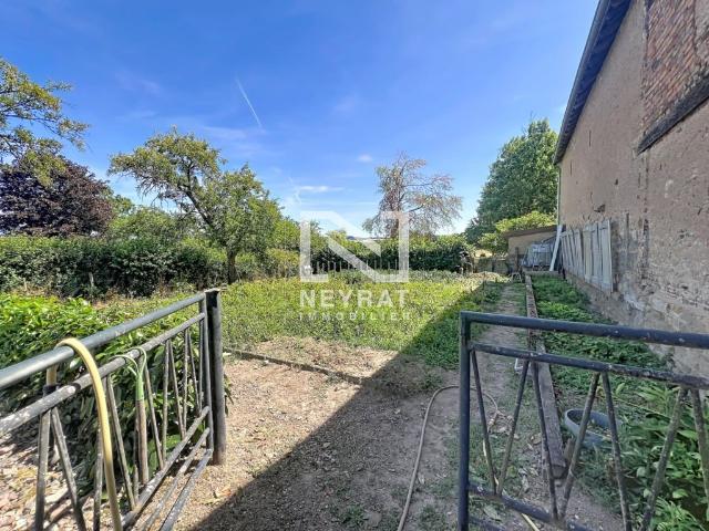 8 kms d'Autun MAISON DEPLAIN PIED AVEC DEPENDANCES !