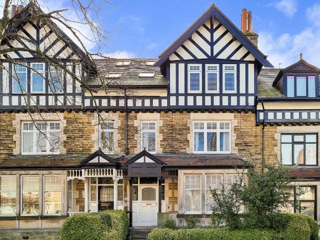 Dragon Parade, Harrogate HG1, 2 bed flat to rent, £1,250 pcm | PrimeLocation
