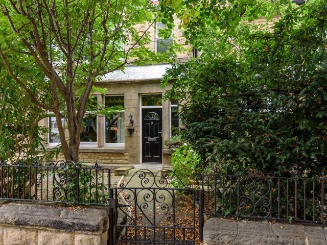 Dragon Parade, Harrogate HG1, 4 bed property to rent, £2,750 pcm | PrimeLocation