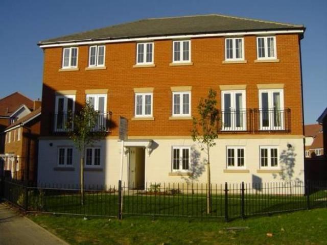 Dragon Road, Hatfield AL10 4 bed house to rent £2,550 pcm £588 pw