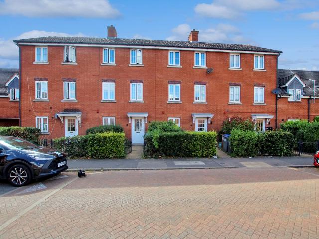 Dragon Road, Hatfield AL10, 4 bed terraced house to rent, £2,750 pcm | PrimeLocation