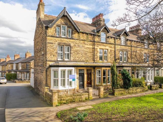 Dragon View, Harrogate, HG1 4 bed terraced house to rent £2,500 pcm £577 pw