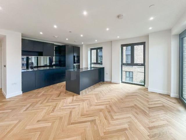 Dragonfly Walk, London N4, 2 bed flat to rent, £3,200 pcm | PrimeLocation