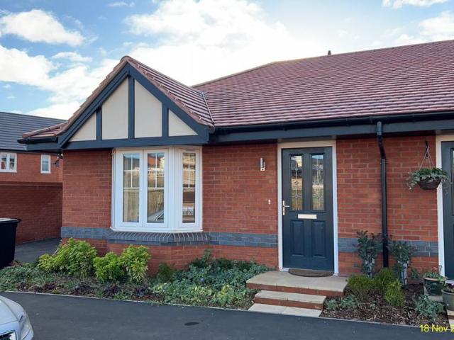Dragoon Road, Ross on wye 2 bed bungalow to rent £1,100 pcm £254 pw