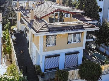 Dragosta Nezih Sakin Bir Sokakta 4 Katlı 300 Brüt M2 250 Net 4+2