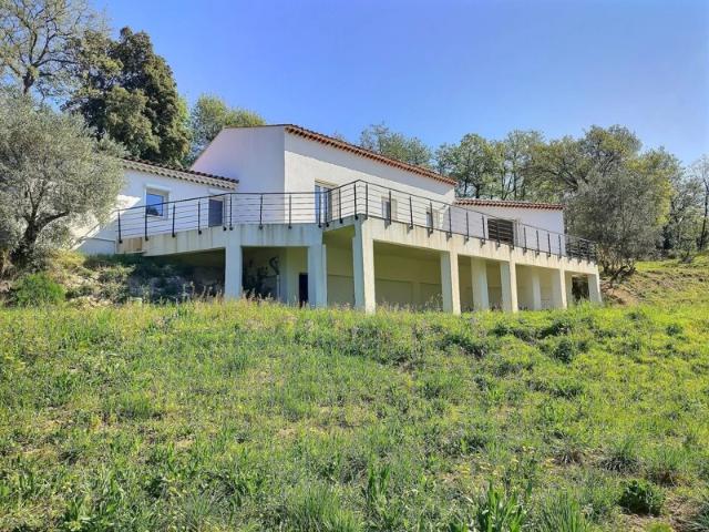 DRAGUIGNAN MAISON T5 PLAIN PIED SUR TERRAIN 3900M²