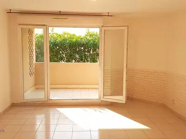 Draguignan 83300 Location appartement 3 pièces t3 parking