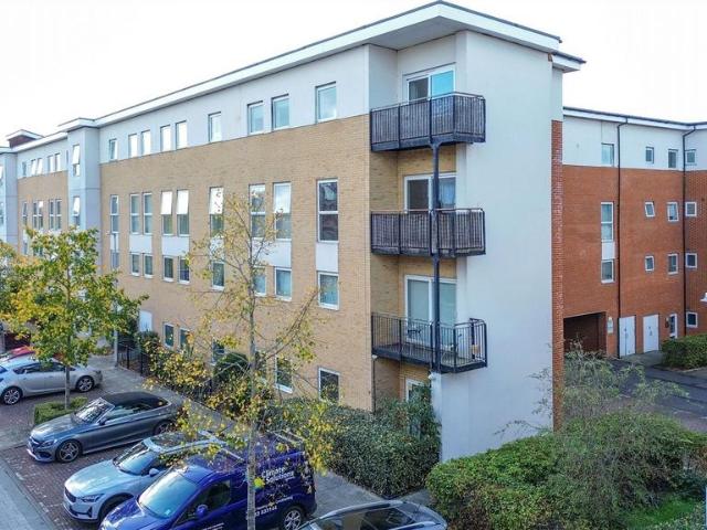 Drake Way, Berkshire RG2 1 bed apartment to rent £1,195 pcm £276 pw