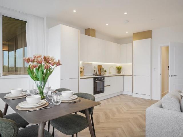 Drake House, Rickmansworth WD3, Studio to rent, £1,300 pcm | PrimeLocation