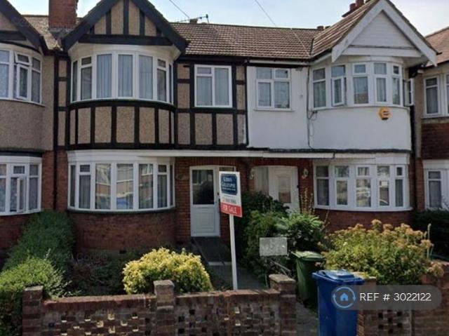 Drake Road, Rayners Lane, HA2 3 bed terraced house to rent £2,350 pcm £542 pw