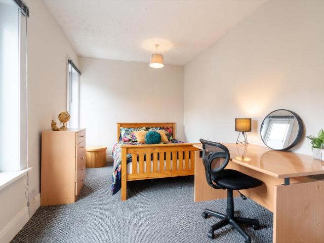Drake Street Student house 26/27 3 bed terraced house to rent £1,625 pcm £375 pw