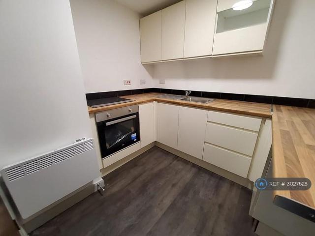 Drake Street, Rochdale, OL16 2 bed flat to rent £895 pcm £207 pw