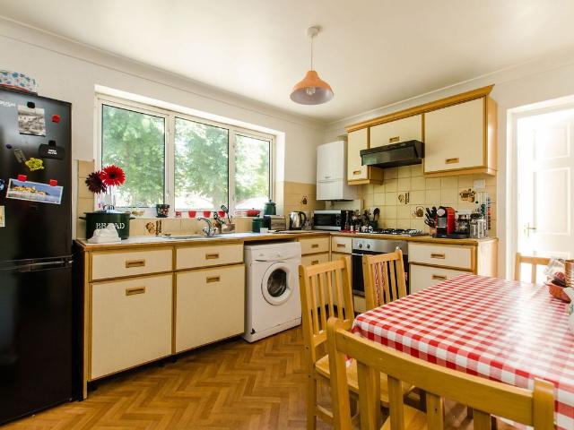 Drakefield Road, Heaver Estate, London SW17, 2 bed flat to rent, £2,500 pcm | PrimeLocation