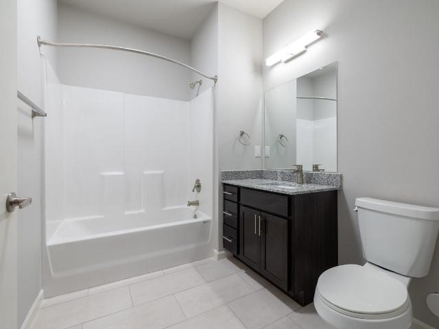 z_Historical Drakes Landing 2 Bedroom Apartment for Rent at 801 N Ardenwood Dr, Baton Rouge, LA 70806 Lobdell Woodale
