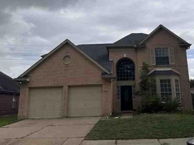 Drakewood Dr