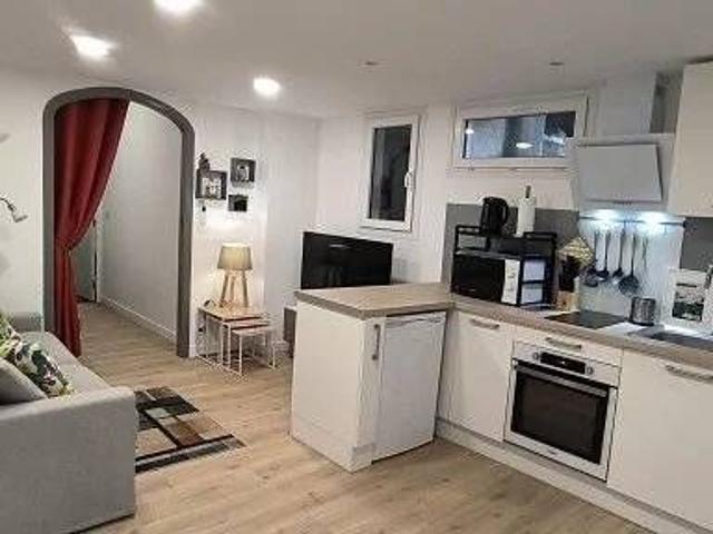 DRAP / 12KM DE NICE F1bis de 30m² avec piscine, jardin et parking privé